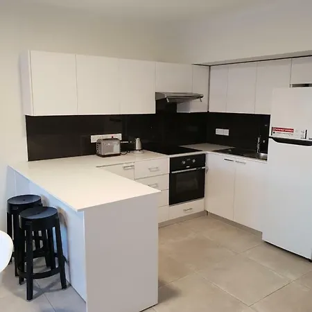 Egkomi Luxury Spacious Апартаменты Никосия